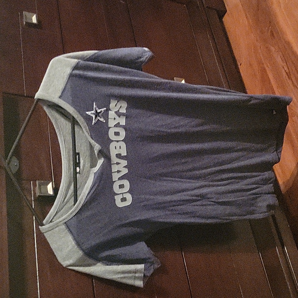 Dallas Cowboys short sleeved shirt size small